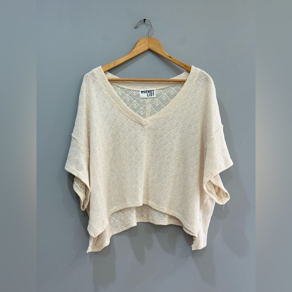 SALE! Cream Bucket List Wide Cut Cropped Sweater Size L EUC - Picture 3 of 6
